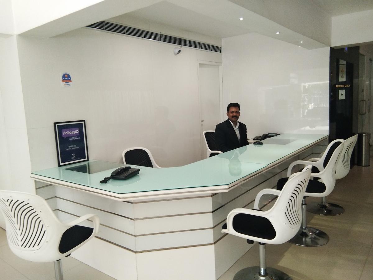 Hotel Pankaj Thiruvananthapuram ภายนอก รูปภาพ